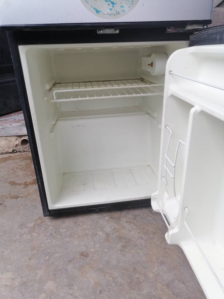 ثلاجة صغيرة اللبيع شغل سعرا ٧٥ بي مجال كركوك حي العروبه يم ملعب خومسي او وكف قديم حجم ٦ قدم كل بلادي شركة مابي اي عيب شغال بل شرط ٧ايام ضمان
***********
*********** كركوك, العراق
