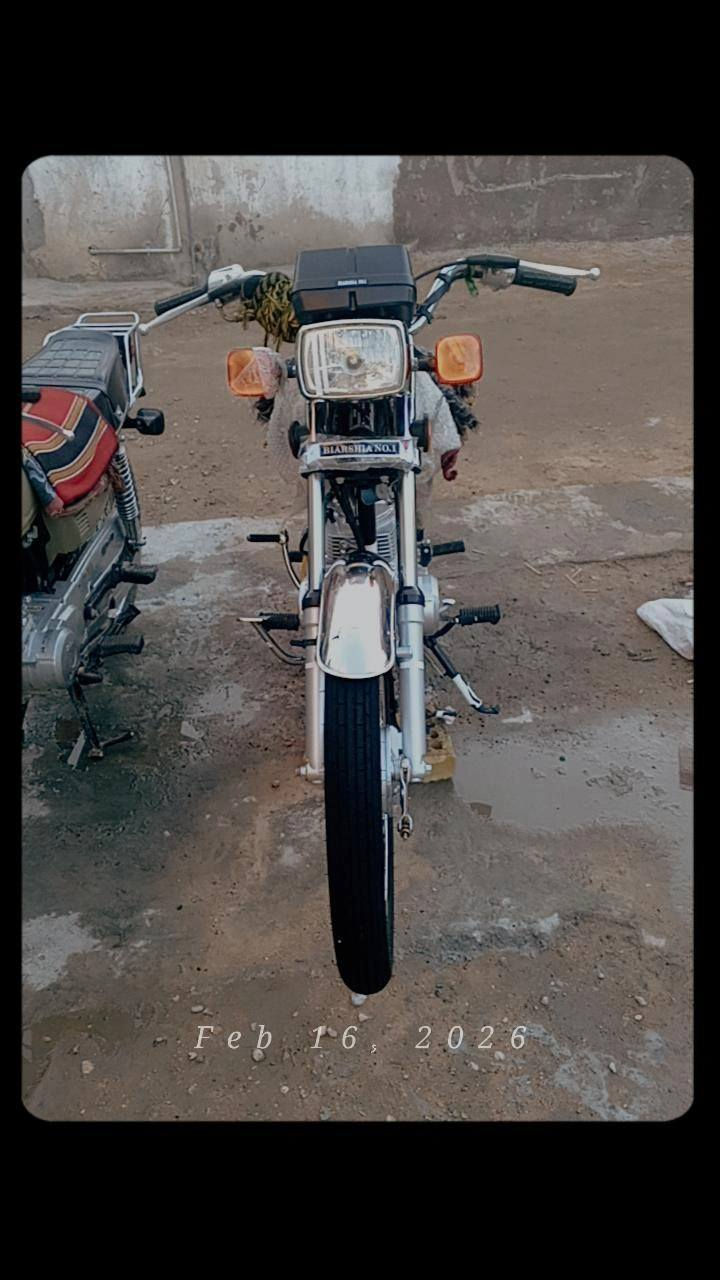 سلام عليكم حبايب عندي دراجه اربعه كير مديل 26الدرجه ماصارلهه اهواي من طالعه من المعرض دراجه حلوه او نضيفه فول مستعجل علا بيعتهه لان محتاج افلوس لو مو افلوس محتاج مابيع لان الدراجه حلوه فول والله العظيم فول تعال شوف ابعينك دراجه مامفتوحه مكاني كربلاء الحر السعر 750او بيهه مجال حك الجيه/استفسار *********** كلش محتاج
