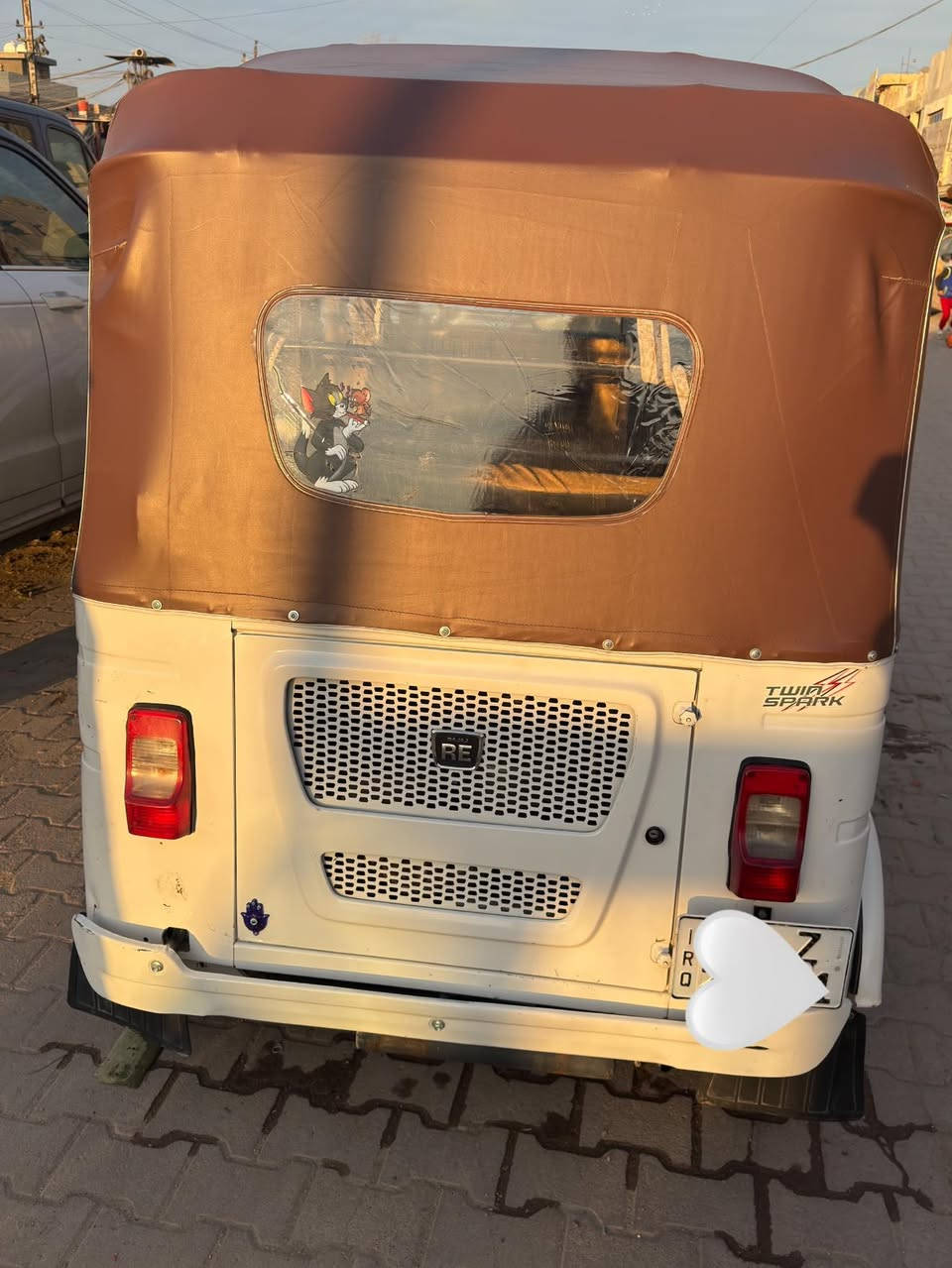 سلام عليكم تكتك للبيع موديل 22 شهر العاشر رقم انكليزي وسنويه وصاعده هزه تحويل ثاني يوم مكينه مامفتوحه اكرر ممفتوحه ابد جيب وياك 100فيتر مكينه كفاله عامه بيه ضربه بلغد موضحه بل صوره وضربه بل صفحه سعر 8 و 700 بيه مجال العنوان بغداد مدينة الصدر  ماعليه اي غرامه كامله تايرات جدد 20 يوم شديتهن مابيه اي نقص كبل تطلع بيه رقم الموبايل ***********
