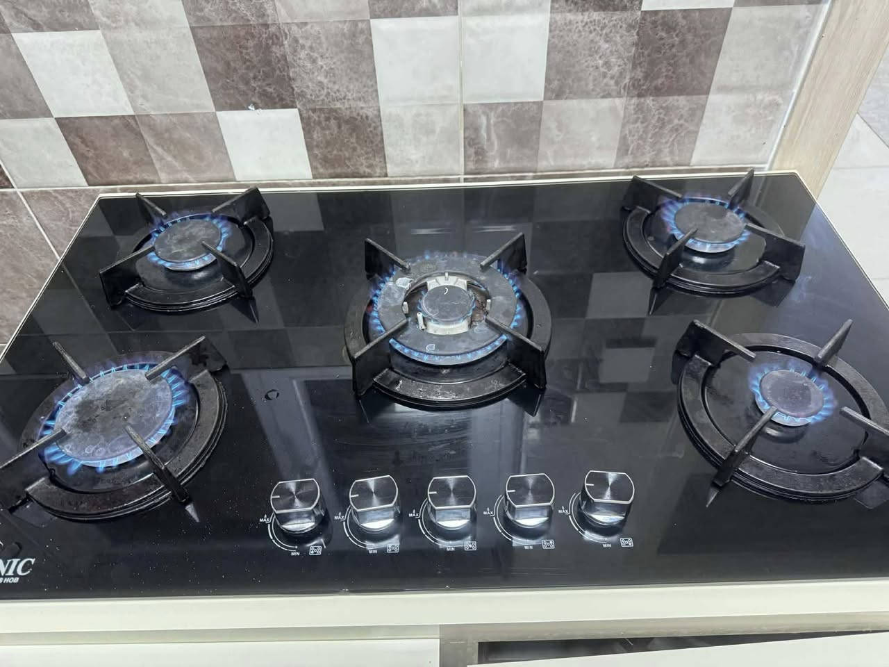 طباخ هو كاونتر تفصال نضيف اي ضرر مابي شغال نار زركه مستعجله ع بيعته للبيع سعر ١٧٥ وبي مجال بسيط المكان سريع الغزاليه شقق مجمع الديوان


**إذا كنت صاحب هذا الإعلان وتريد حذفه لأي سبب، رجاءا أرسل رسالة إلى الدعم الفني**