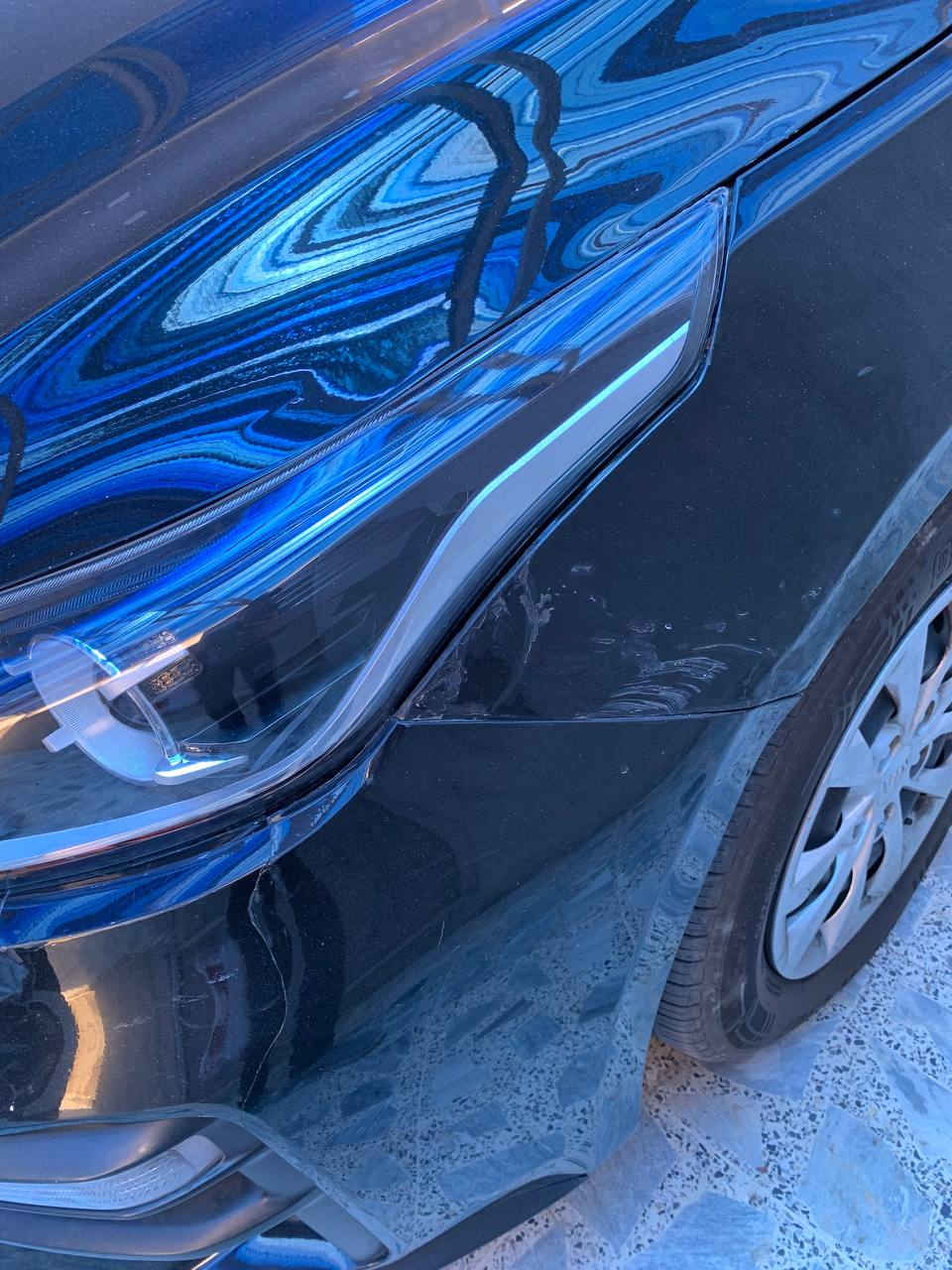 السلام عليكم عندي سيراتو موديل 2021 خليجيه  بغداد بأسمي على ايدنا من الشركه لحد اليوم كير محرك حجر صالنه مكفول بانزين ابد ابد متصرف
مكفوله من الصبغ بيها بارد بل جاملغ مالت السايق ومازده مالت السايق مبدله + الدعاميه الخلفيه واكف بل شارع واجه واحد دعمها من وره ف دعامية تبدلت وزحفت ع سياره كدامها نطخ جاملغ صار بي بارد بسيط واضح ب صور و لايت تبدل 
وبيها بارد خفيف بين البابين ب ذيج الصفحه مال استخدام 
طخم تاير جداد تبريد تدفئه يعني سياره مال بيت ومتصرف عليها ربع دينار 
حته سويج الثاني الاصلي مال الشركه وياها السعر 142 وبيها مجال بسيط 
مكاني اليرموك الاربع شوارع  
حسن ***********
