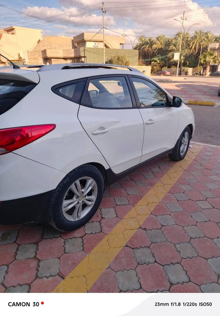 توكسون ٢٠١٢ فول مواصفات رقم سليمانيه شرط التحويل سياره جاهزه من كلشي بدون ضربه بدون صبغ سونرها موجود سياره مكفوله سعرها ١٣٩وبيها شويه مجال عنوان ديالى خانقين *********** خناقين, ديالى
