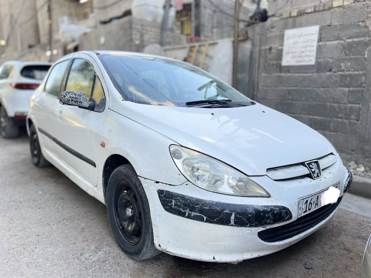 السلام عليكم
البيع
بيجو فرنسي 307 مديل 2005 

رقمه القادسية دولي 
مشروع وطني 
السياره بأسمي تحويل ثاني يوم 
مكان السياره بغداد 

سعر 35 ورقه 
رقم الهاتف : ***********
