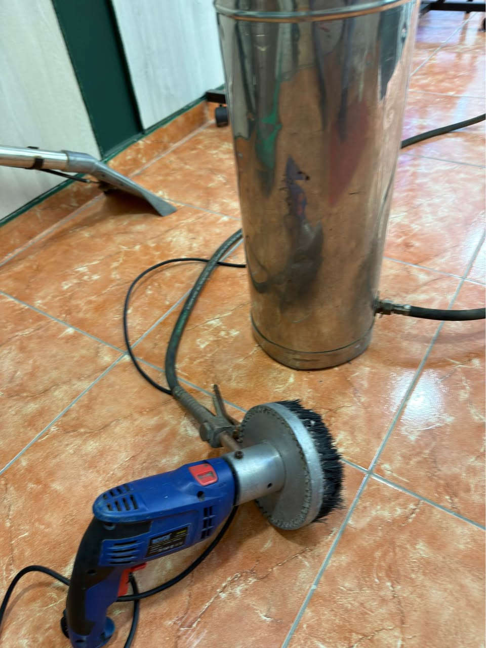 ‏جهاز كامل تنظيف القنا فات ويل ثانكيو المكنسة والباك يوم وقوة كبيرة 4500wtt 
Drel tank vacum 4500wt 
Asli orginal 
3 matoro 
٣ ماتور اربيل  
Vaccum 350.000 
Drel 75000 
Tank 100.000 أربيل, العراق


**إذا كنت صاحب هذا الإعلان وتريد حذفه لأي سبب، رجاءا أرسل رسالة إلى الدعم الفني**