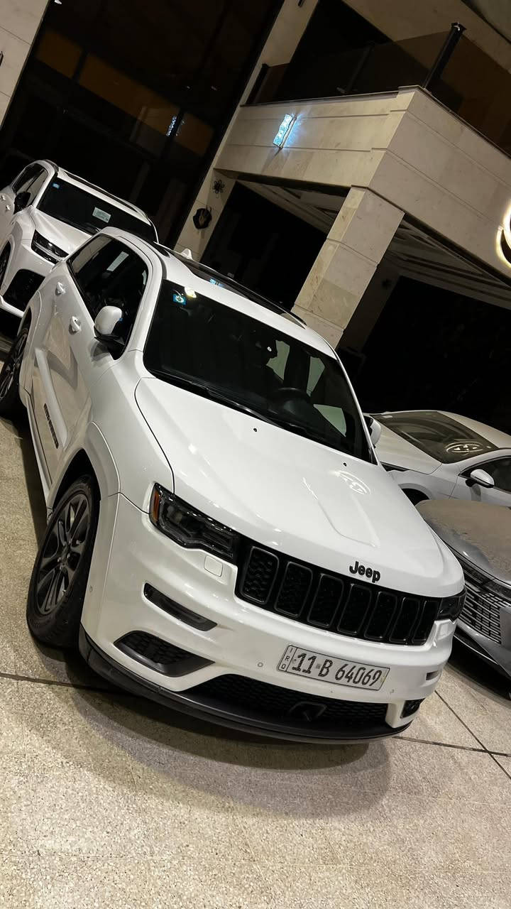 السلام عليكم جيب اوفرلاند فول مواصفات 2018
رقم بغداد وارد امريكي حادثها جاملغ وبنيد بدون دواخل بدون ايرباك صور الحادث بالمنشور 

مواصفاتها // 

محرك V6 

بانوراما 

رادار امامي 

كشنات تدفئه تبريد 

جنطة كهرباء 

جكات 

رادارات جانبيه 

وهواية مواصفات الاوفرلاند 

مكان السيارة بغداد 

للاتصال// ***********

للاتصال //***********
