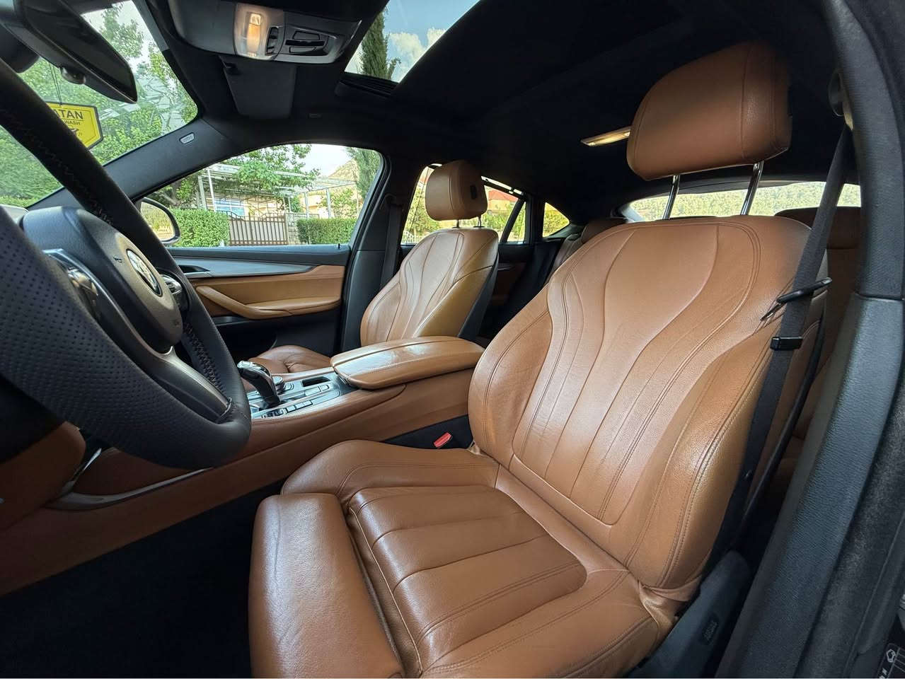 BMW 2019 X6 M Packaga 
شركة عروش كلين تايتل 
محرك v6 3.5 اكس درايڤ توين توربو
ماشيه 
198000 Km
السيارا مكفوله كفاله عامه 
مكان السيارا دهوك 
السهر 295   ومجال
للستفسار//
***********
*********** 
موصفات//
فول فول
داخل قيسي
كشنات جلد
كشنات هيتر
فول تحكمات ستيرن
كامرا
شفتات
حساسات امامي
حساسات خلفي
اوتو ستوب
بصمه
هندبريك بصمه
صندوق بصمه
تبريد قطعتين
دادشو
رادار امامي
رادار جانبي 
سلايت
بعد بيها هوايه موصفات 
و السيارا فول فول و ما بيها مصرف الف دينار دهوك, العراق
