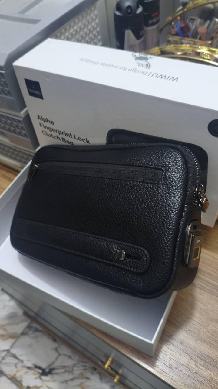 جنطه بصمه جديده مامستعمله ابد للبيع ب 40 الف وبيها مجال كلش قليل مكاني نجف غراضها وياها شاحنتها والريست مالتها وهذا رقمي *********** بي واتساب
