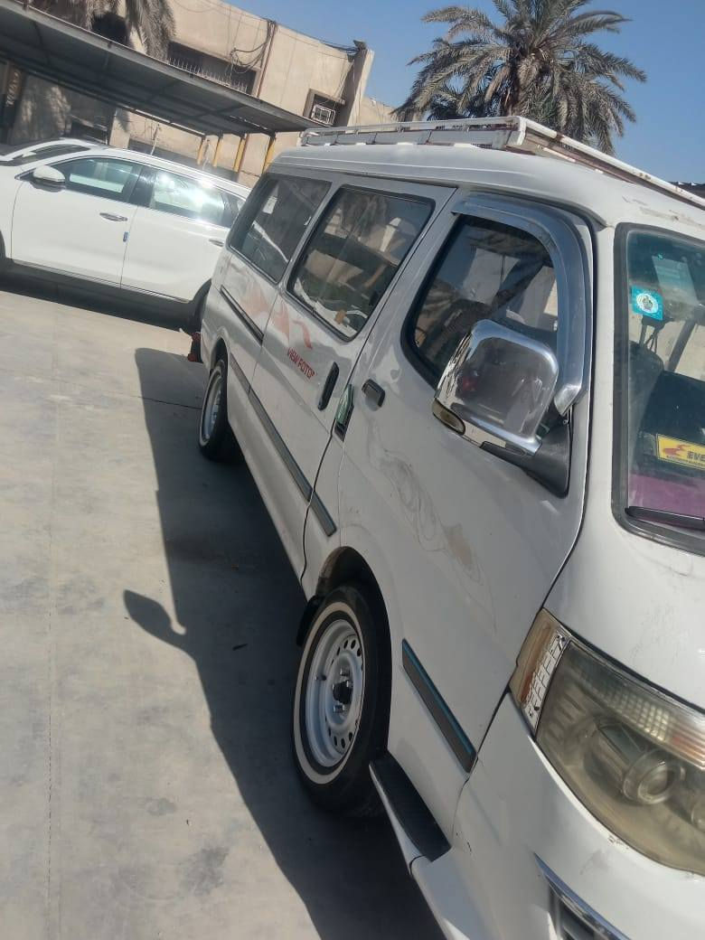 السلام عليكم فتون ١٤ بسمي تحويل ثاني يوم رقم إنكليزي بيه صبغ الكصه بيه طخه وصبغته وبيه دواير مصبوغات وبيه طخه يم قبق البانزبن بعدني ممرجعه لباقي مكفول كير مكينه صدر تخم تاير تخم ويل دوشمه عامه غير متواجد ع نت. 
 ***********
