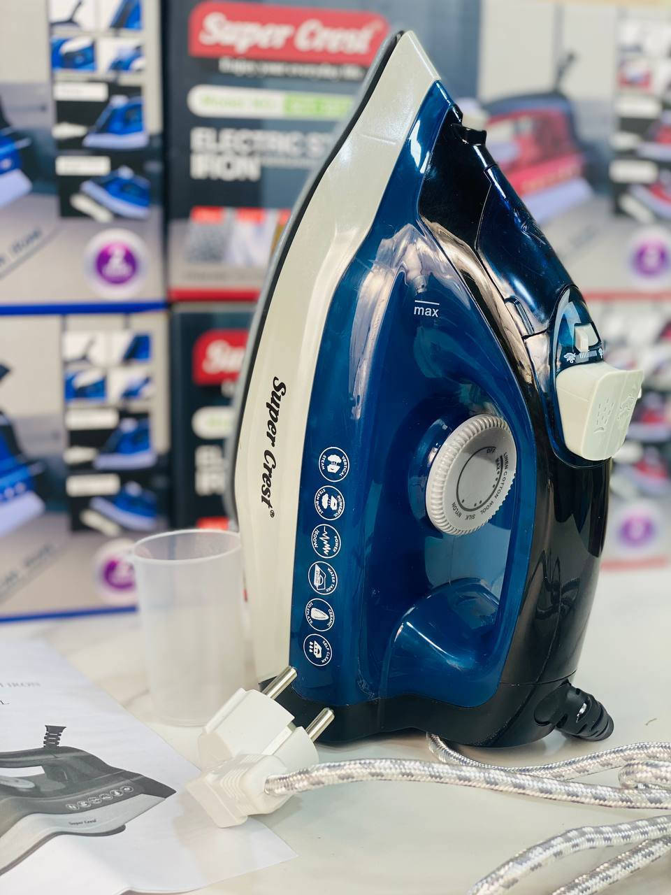 مكواة سوبر كريست الالماني 🇩🇪
# Super crest
✅ اوتي قاعدة من السيراميك - تعامل مع التجاعيد العميقة بأقل جهد مطلوب بفضل طلاء السيراميك غير اللاصق الذي يوفر انزلاقًا سهلًا على جميع الأقمشة، من الساتان الناعم إلى بياضات السرير السميكة.

✅ وظيفة كوي مزدوجة - تحتوي المكواة على وضعين، انفجار البخار . والبخار الكثيف يجعل القماش رطبًا، ويتبعه الحرارة، ف يجعل السطح بالكامل متساويًا. تساعد وظيفة انفجار البخار أيضًا في إعطاء نتيجة كوي واضحة.

✅ وظيفة مضادة للتكلس والتنظيف الذاتي - يمنع نظام إيقاف التنقيط التسرب لتجنب البقع من قطرات الماء - والكوي بثقة في أي درجة حرارة. تساعد وظائف مكافحة التكلس والتنظيف الذاتي على منع تراكم الجير - وهو أمر يمكن أن يمنعه من العمل بكفاءة.

✅ تحكم متغير في درجة الحرارة، وظيفة الرش - يمكنك بسهولة ضبط درجة الحرارة وفقًا لنوع القماش عن طريق تحريك التحكم في درجة الحرارة القابل للدوران.
#الاصلي المنشأ ألماني🇩🇪💯
السعر ٢٥ الف 
🚘 يوجد خدمة توصيل لجميع محافظات العراق ٤ الاف 🚘


**إذا كنت صاحب هذا الإعلان وتريد حذفه لأي سبب، رجاءا أرسل رسالة إلى الدعم الفني**