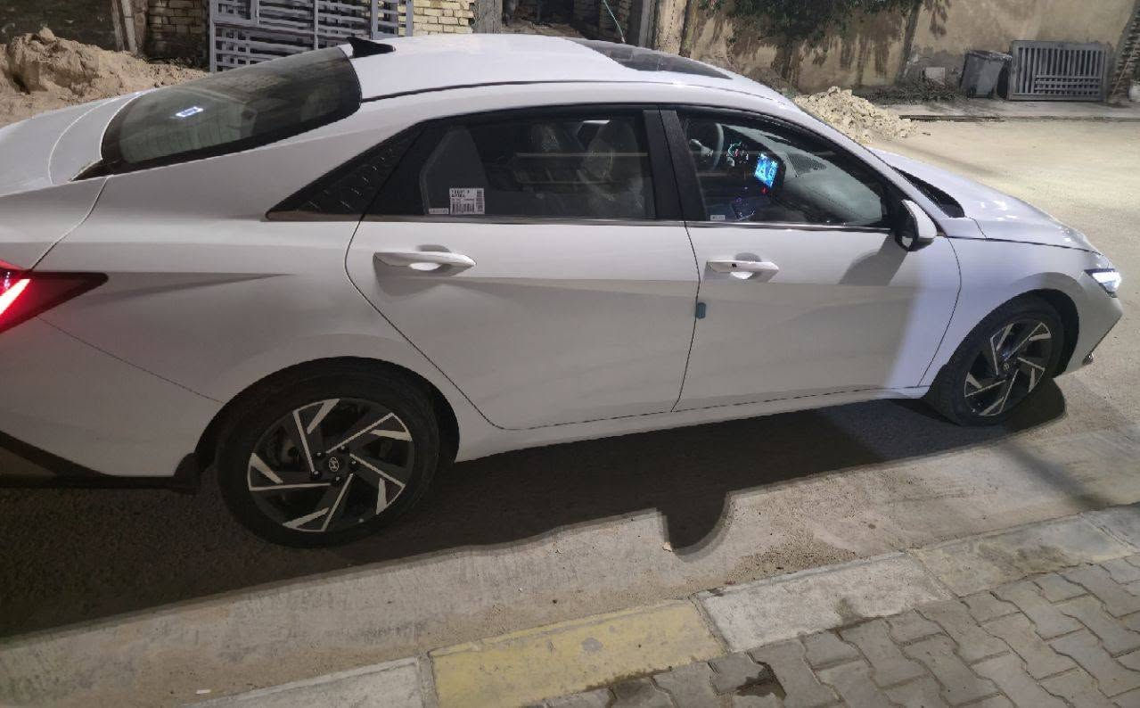 السلام عليكم ورحمه الله وبركاته 

السياره: النترا 2024 خليجي كوري اصل
وليس تجميع صيني 

المحرك : 2.0

المكينه: دوش

السياره فوول مواصفات للاخير 
كفاله عامه من كلشي بدون أي نقص 
والسياره نظيفه كللش

المواصفات: 

الترحيب عن الاقتراب

تشغيل عن بعد 

بصمه

دخول ذكي

جنطه ذكيه 

تحكمات ستيرن فول 

اوامر صوتيه 

فتح الجام سائق عن بعد من خلال البصمه 

عداد ديجتال ثلاث الوان

نظام تراكشن 

فتحه سقف سلايد

ويل كب كروم حجم 17 

حساس امامي 

حساس خلفي

حساس ضغط الاطار

المري شفط 

كامره خلفيه دواره

تبريد قطعتين خلفي

شحن وايرليس 

ليد نهاري + لايت زينون عالي و ناصي

انظمة القياده:  Eco Normal Sport  Smart

سنويه جديده 2029  

عداد المشي : 22 الف

رقم سياره بغداد الانكليزي الجديد ب اسمي
شركة الاولى موترز 

السعر : 190 وبي مجال للشراي وتدللون 

العنوان: النجف الاشرف

للاتصال والاستفسار:  الاتصال على *********** 
متوفر واتساب
