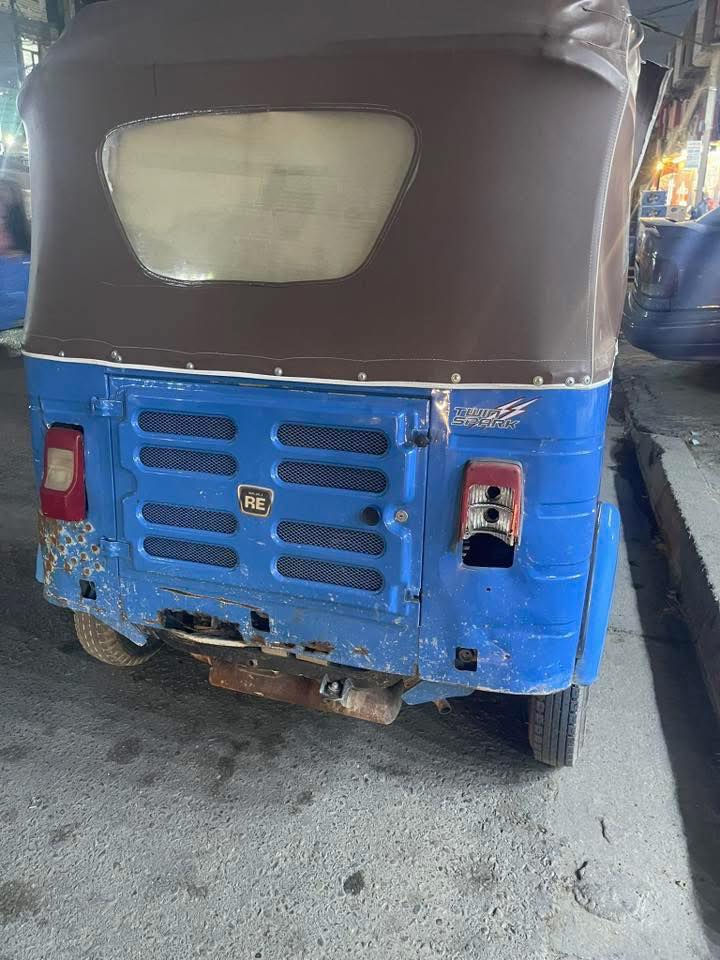 السلام عليكم تكتك للبيع 2020 شهر 10 اوراقها باسمي المصطفى بيها طخات قليله مكينه مابيها شي السعر مليونين ونص وبيها مجال 

‭0777 225 4559‬
