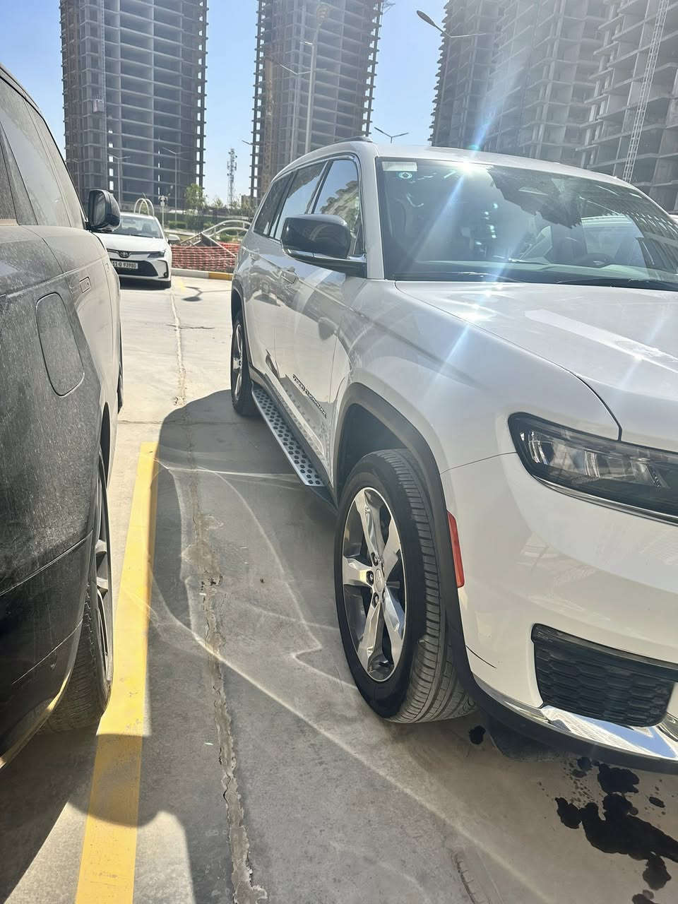 جيب كراند شيروكى ليميتد موديل ٢٠٢٢ محرك 3.6 لتر 6 سلندر
مع نظام دفع رباعي 4x4 ، 
لوحات‎ بغداد
الموديل: ٢٠٢٢ (خليجي)
العداد: ٧٩،٠٠٠ كيلو متر 
 المحرك: 3.6 لتر 6 أسطوانات (V6)
ناقل الحركة: اوتوماتيك 8 سرعات
ضمان شركة هارلم وصيانة كاملة
المواصفات:
*نظام دفع رباعي 4X4 متطور
*فتحة سقف بانوراما
*الصندوق كهربائي بخاصية البصمة
*ويل المنيوم قياس 20 انج
*شاشة التحكم الرئيسية لمس بنظام Uconnect 5 بقياس 10.1 انج مع نظام ملاحة
*شاشة القيادة الرقمية بقياس 10.25 انج
*رادار تفاعلي مع خاصية التوقف والانطلاق
*تحذير النقطة العمياء
*تحذير الخروج عن المسار
*نظام المحافظة على البقاء فى المسار
*خاصية المساعدة على التوجية فى التقاطعات لتفادى الحوادث
*حساسات امامية وخلفية
*نظام مانع تصادم خلفى
*نظام القيادة شبه الذاتية
*مقصورة الركاب من الجلد الفاخر
*المقاعد الامامية مبردة ومدفئة
*المقاعد الخلفية مدفأة
*مقعد السائق والراكب كهربائي
*مقعد السائق ذاكرة
*نظام ابل كار بلاى و اندرويد اوتو لاسلكي
*نظام صوتي 9 سماعات من ALPINE
*دخول ذكي (بصمة)
*نظام التشغيل عن بُعد
*مصابيح أمامية أوتوماتيكية مع مصابيح نهارية وكشافات ضباب LED
*نظام التحكم التلقائي في الضوء العالى
*دواسات جانبية
*ماسحات زجاج أمامي حساسة للمطر
*انماط قيادة متعددة رياضية وللطرق الوعرة
*وسائد هوائية أمامية متعددة المراحل ووسائد هوائية جانبية ووسائد هوائية أمامية/خلفية.
*نظام التحكم
مكان السيارة الناصرية للبيع او مراوس بسيارة ٧ راكب خليجي احدث


**إذا كنت صاحب هذا الإعلان وتريد حذفه لأي سبب، رجاءا أرسل رسالة إلى الدعم الفني**