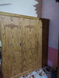 دولاب 3 أبواب • نضيف • قابل تفاوض