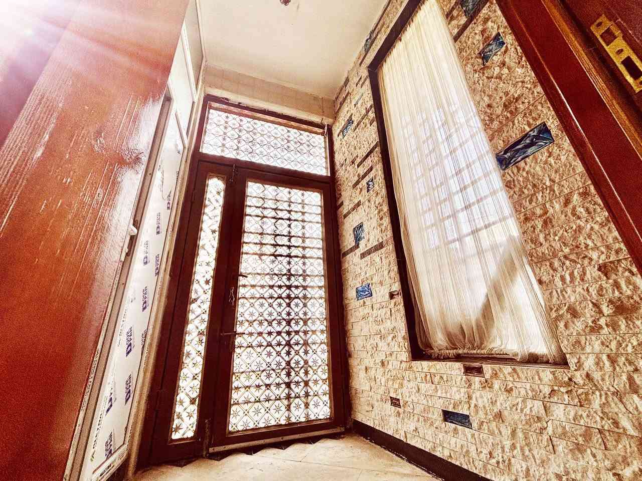 الهم صلي على محمد وآل محمد 
بيت للبيع بالسياسيين فوول مواصفات المساحة ٢٥٠ متر 
ملاحظه البيت مطلوب إسكان 
الاستفسار الاتصال
***********
