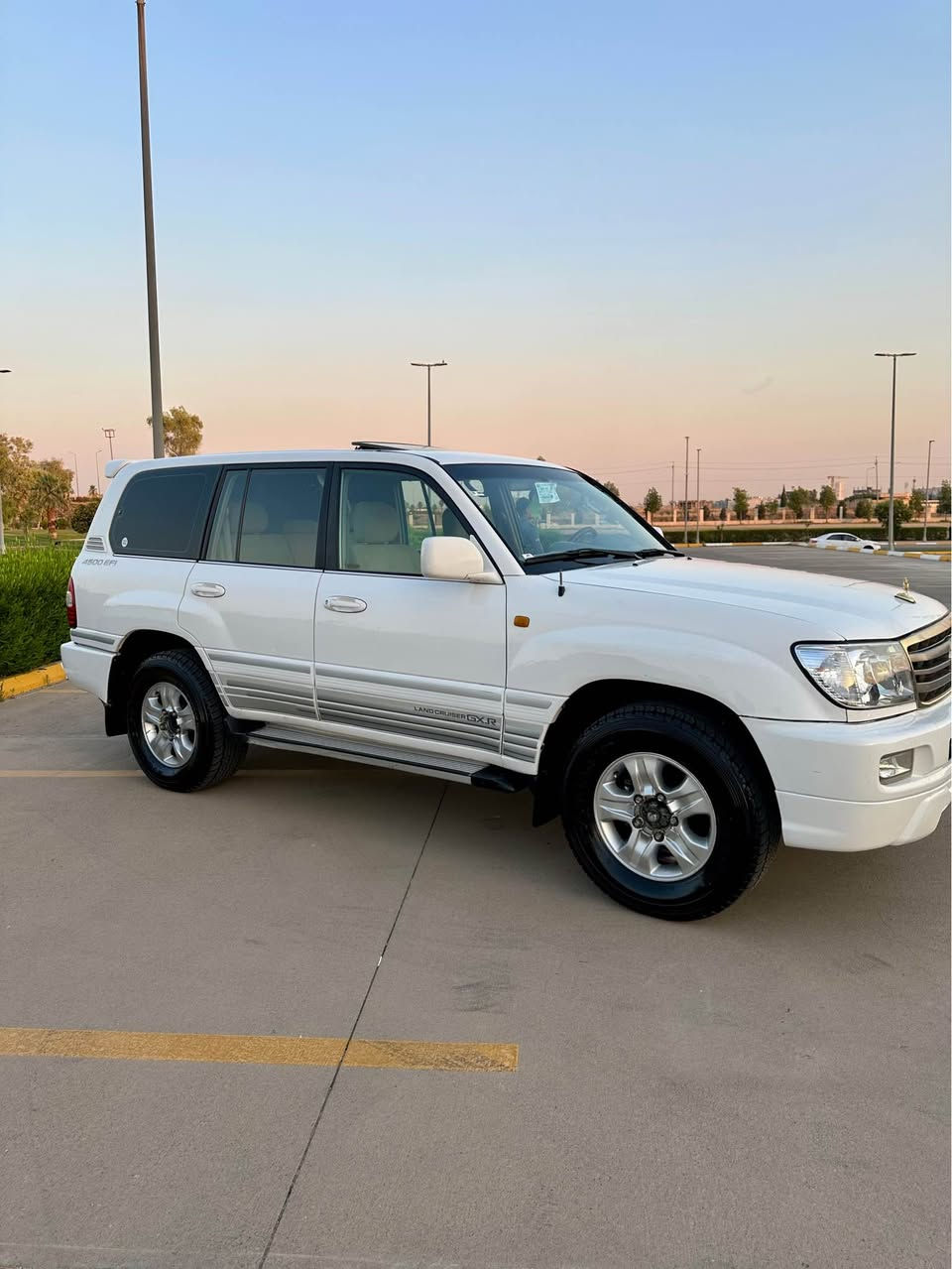 مونيكا 2007 GXR v6سپى سه ده في زور خاوين 3 پارجه و نيوي سبوغه هه موو جياني به شرت كير مه كينه ته بريت غازو به نزين abs سلايت نرخ 165$ ژم *********** أربيل, العراق
