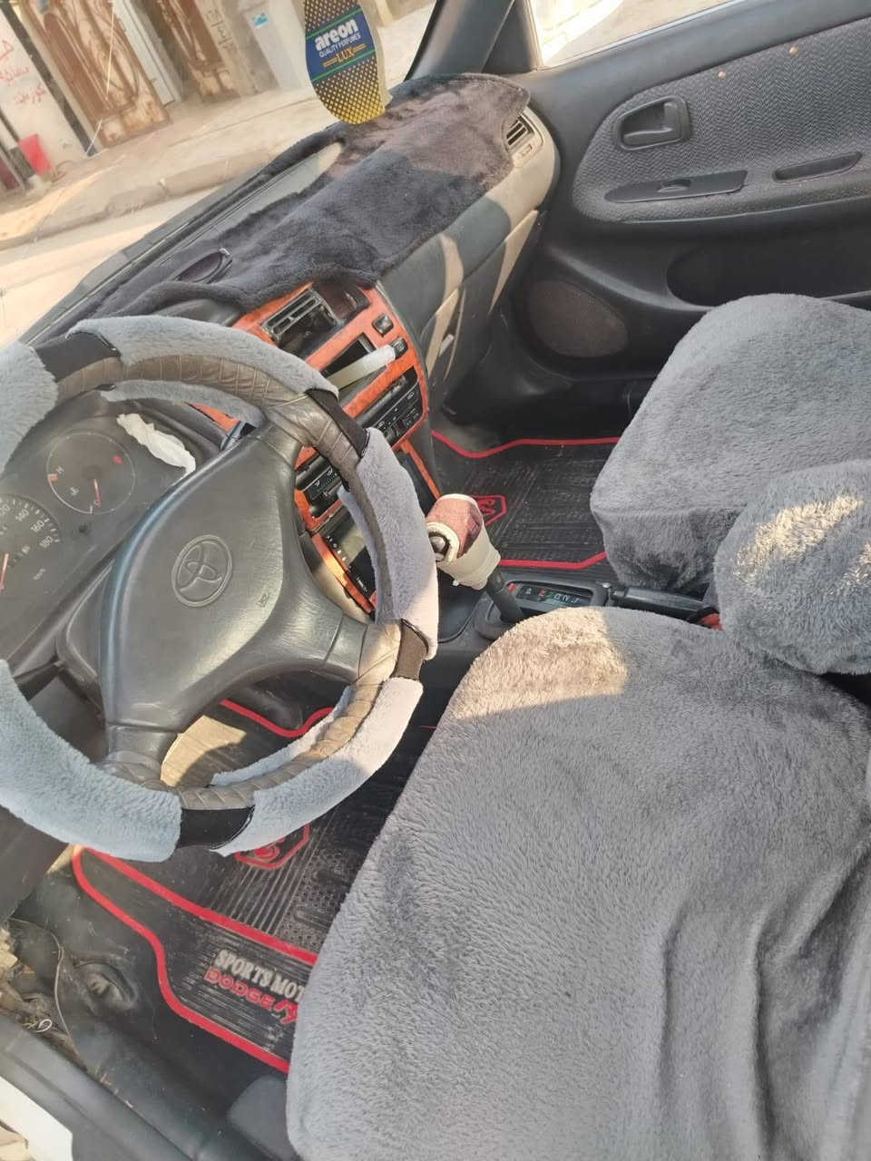 السلام عليكم 
كورلا 1992 فول توماتيك تبريد شغال كير ومحرك شرط تخم تاير ويلكب شرط التحويل كابون بانزين موجود سيارة كدام العين (السعر، 57 وبيها محال شي بسيط)  العنوان: موصل الايسر
رقم الموبايل:***********» كورك
***********» اسيا
