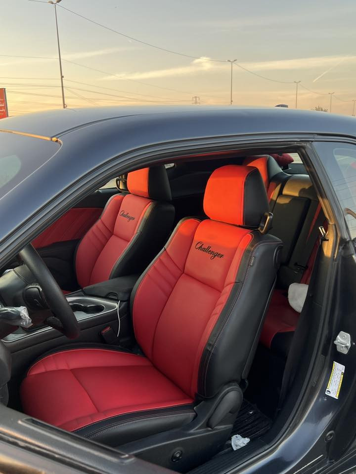 � للبيع – جالنجر SXT 🚘
• الموديل: 2019

 • الفئة: SXT

 • ماشية:180 الف كيلو

 • المواصفات: 

 -كاميرا - -كشن كهرباء -كشنات جلد -قطعتين تبريد -تحكم ستيرن جهتين -نظام سبورت -مكينة 6 سلندر 3600

 • الملاحظات تبديل جاملغ  + البنيد .) 

.

📞: ‭0773 930 5796‬
