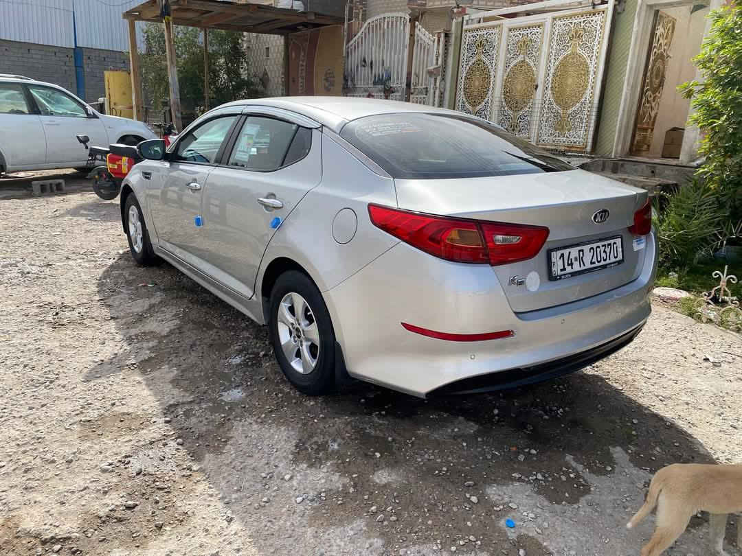 سلام عليكم كي فايف 2014 كوري سياره جديدة و نظيفة مكينه كير ما مفتوحات لا تبخير و لا تنقيص بدي كفاله من ضربة بيها 4 قطع صبغ بكوريا بدون ضربه ولا تبديل سياره فول لد  امامي خلفي  زنون كشن كهربائي و بية تدفئة و تبريد .. تبريد ثلج تخم تاير جواها كامرات تسجيل خلفي امامي هواي بيها مواصفات عارضها 125 مكاني البصره للاستفسار ***********
