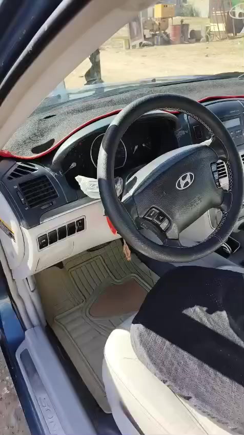 السلام عليكم سوناتا ه للبيع موديل 6 رقم بغداد الدولي بسمي لل27 مكينه وكير وتخم تاير  جديد شديت صبغ عام جماليه بيهه طخه بل جاملغ الخلفي صفحت اليمين أقل شبرين تعديل السعر ٨٣ وبيهه مجال للاستفسار الاتصال على الرقم *********** مكان السياره  واسط الصويرة علمن السياره ٦ اسلندر
