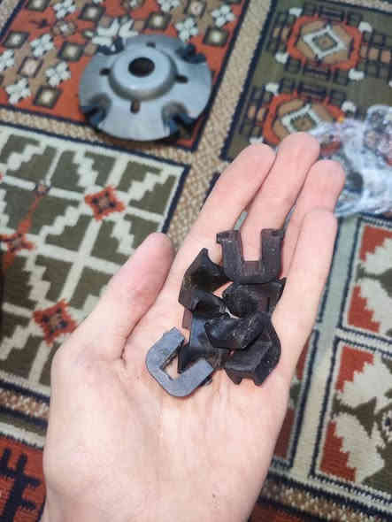 السلام عليكم
غراض تي ماكس مثل ماموضح بصور
-صالصنه نضيفة مستخدمة شي قليل 
-فلاتر 
-سبرنك كلج بلادي
-نجمة
-فايبرات 
-خرز بلادي
كل غراض قيمهن وتعال خاص وتدلل
مكاني كربلاء سيف سعد لاستفسار ***********
يوجد توصيل
