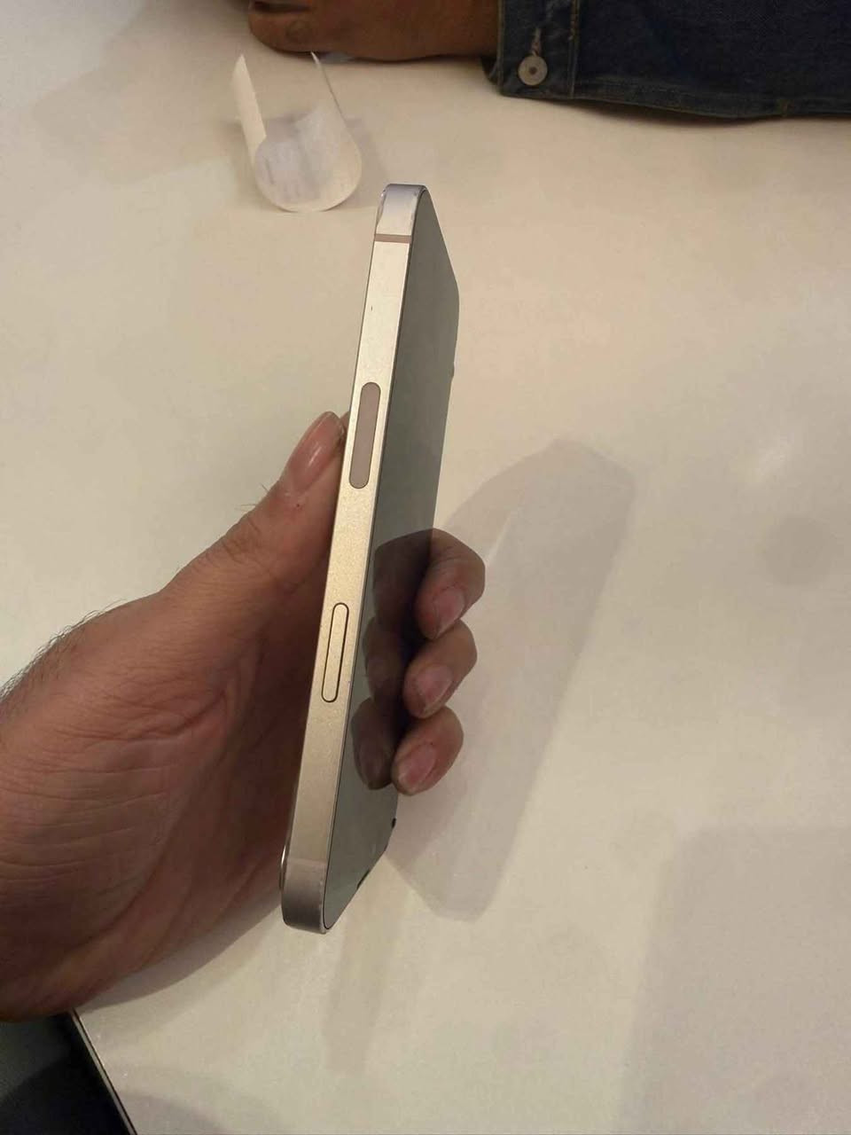 سلام عليكم ايفون 13عادي جهاز مقفول ايكلود ذاكره128 بطاريه ٨٧ جهاز  وتر برو مكفول من كل تبديل مقفول ايكلود سعر 225 او مراوس حسب قناعه *********** بغداد, العراق
