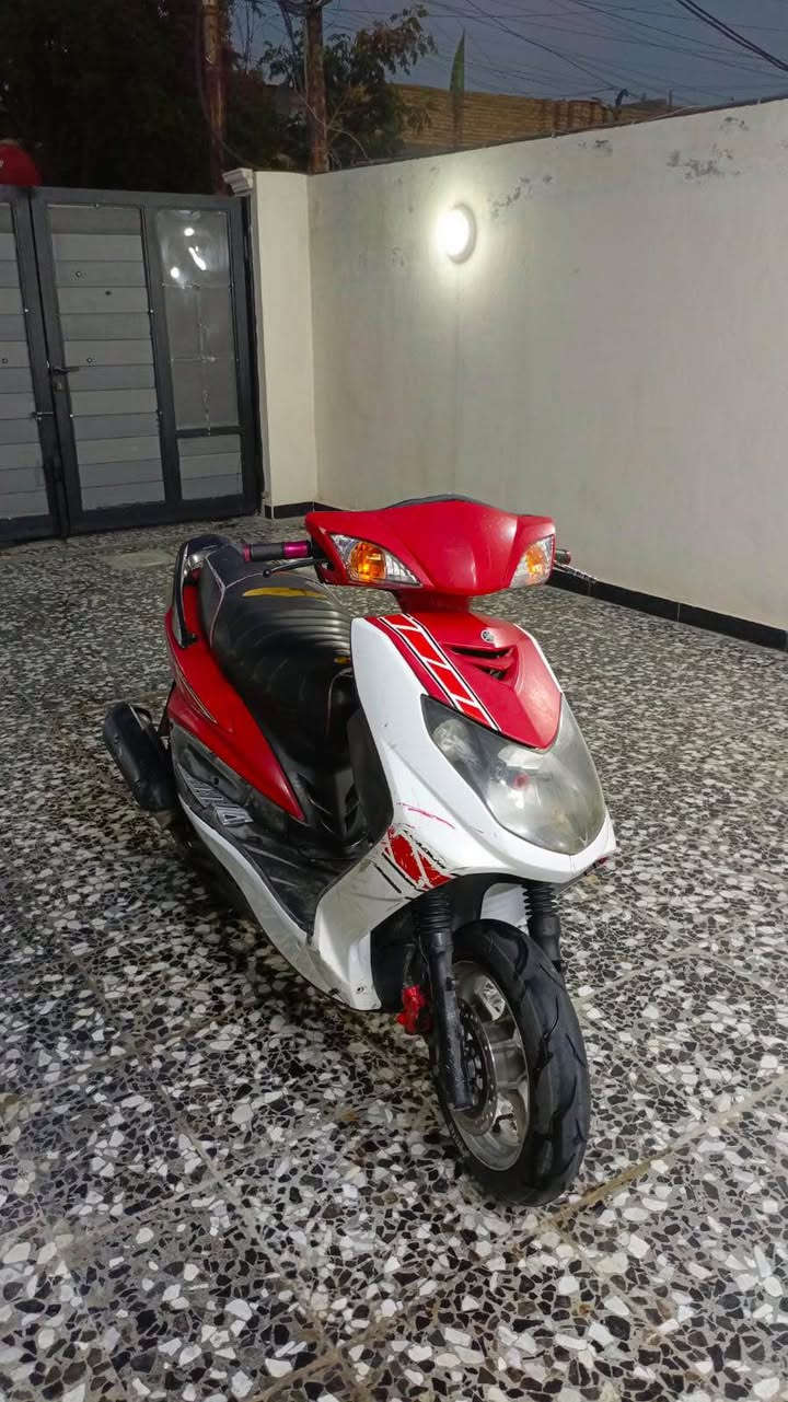 السلام عليكم سكنس فحل  خمسينيه للبيع 
الدراجه مكينه مكفوله كهربيتها كامله نقصها بس جاملغ 
شلعه ومعدل ابلادي نكره سلف السعر ٤٠٠ 
رقمي *********** بغداد, العراق
