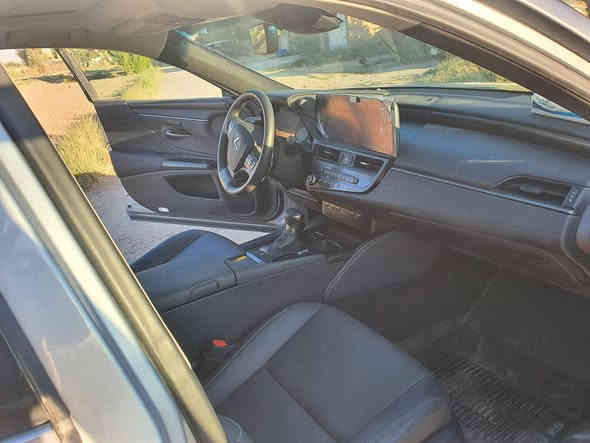 لكزز es33h Beast موديل 2025 .. للبيع ..
وارد امريكا حادث بسيط جدا بالجملغ ومبدل جديد .. سيارة كلها انظمة ومواصفات .. ماشية ٣٦٥٠ كم .. يعني زيروا ..

السعر ٣٣٠٠٠ 

للاتصال ***********
