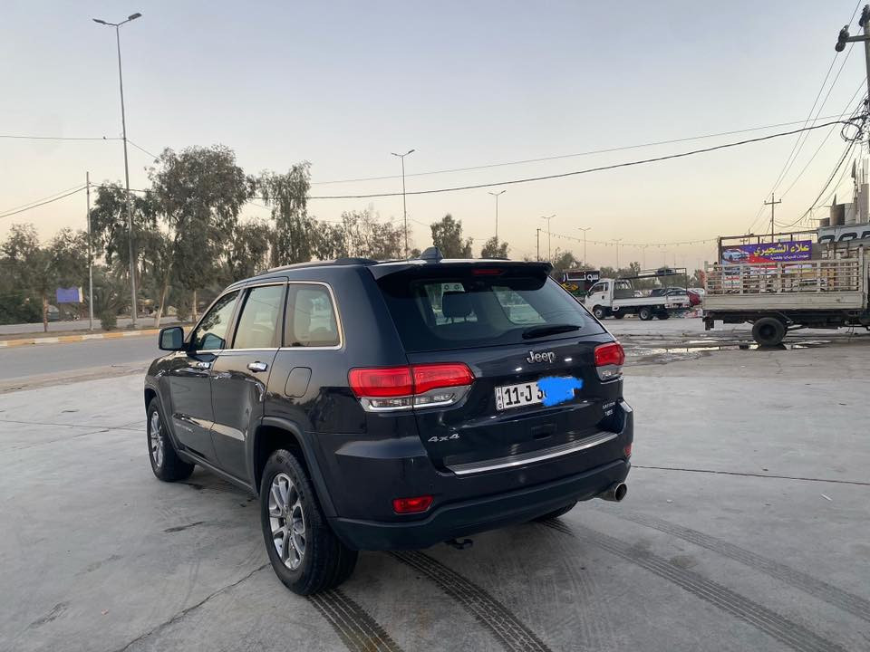 السلام عليكم ورحمة الله وبركاته
جيب ٢٠١٤ خليجي من فئة لاريدو فول مواصفات ' فور ويل وسته سلندر وسلايد روف ورقم بغداد وبأسمي واي استفسار الاتصال عالرقم *********** ومتوفر واتس اب .
