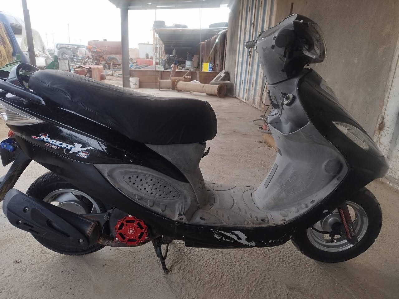 سلام عليكم  اخوان دراجه كامكو v2 موديل 2011 دراجه رمبه اقل شهر صار من طالعه مكينه مكفوله وكفر شوفت عينك مكان رفاعي باقي سعر 800وبيهاا مجال تفاصيل اتصال ***********
