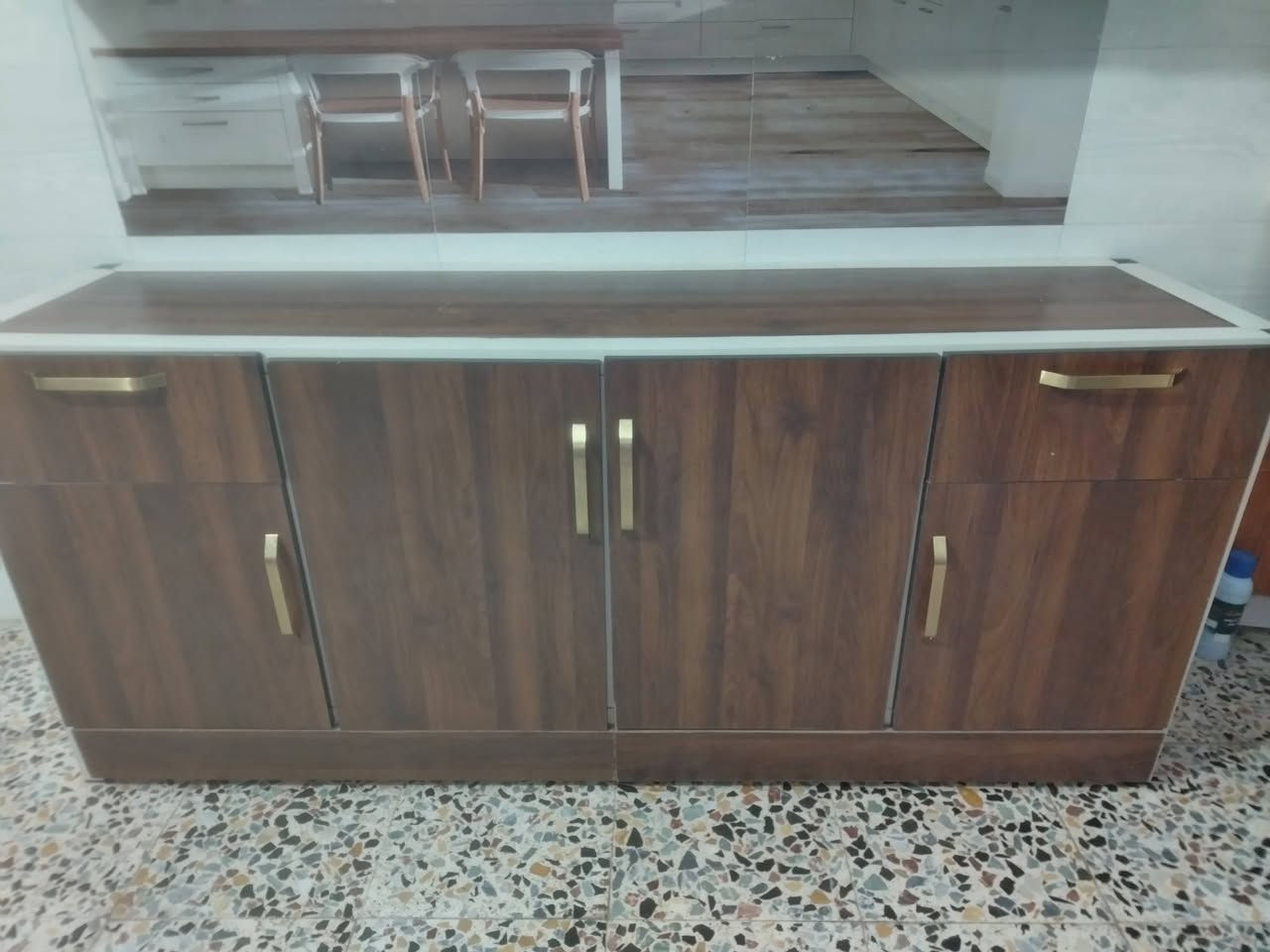 كاونتر للبيع نضيف اربع بيبان جوه واربع بيبان فوك للاستفسار خاص


**إذا كنت صاحب هذا الإعلان وتريد حذفه لأي سبب، رجاءا أرسل رسالة إلى الدعم الفني**