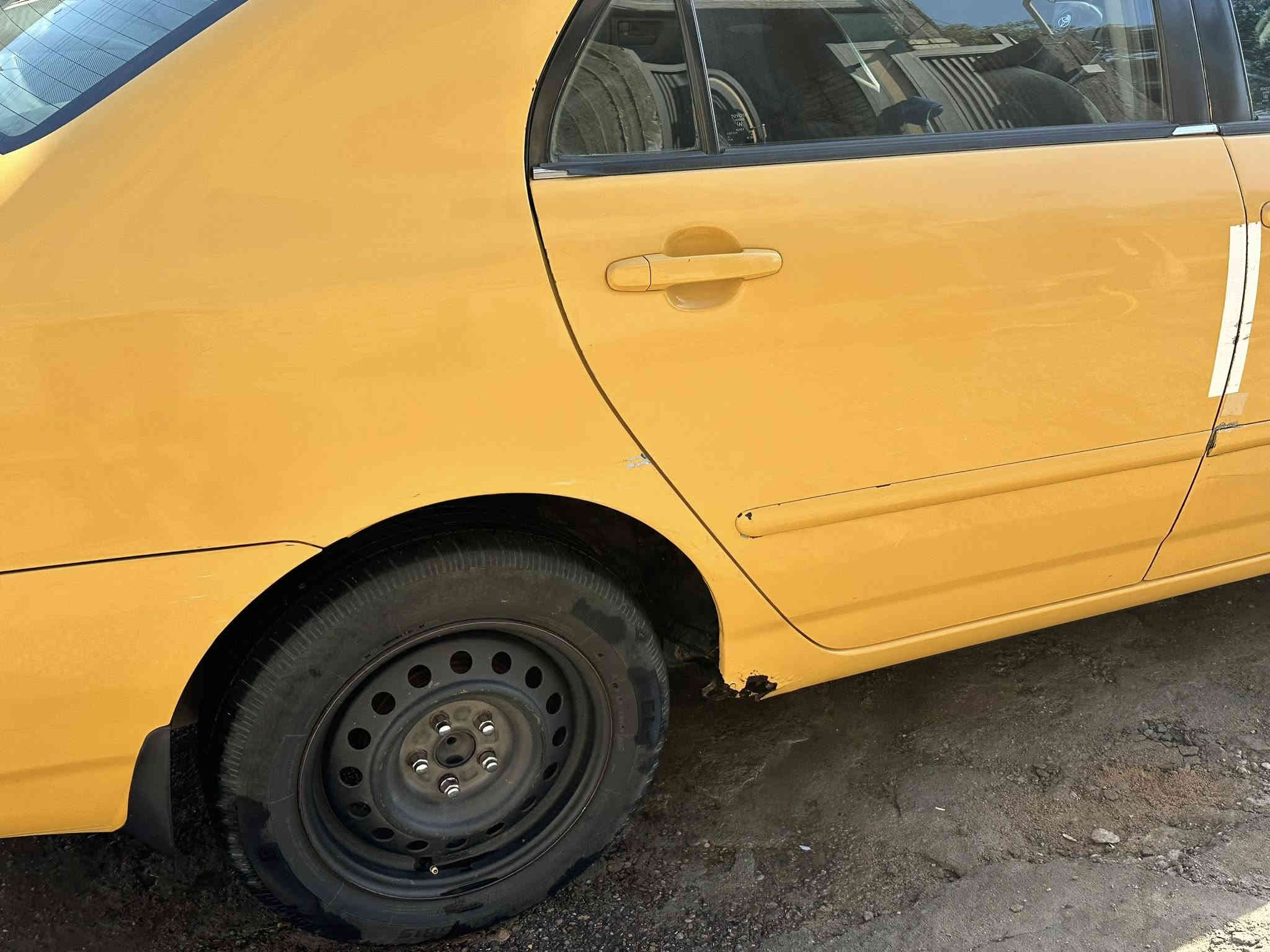 السلام عليكم بيع مستعجل كورلا 2008 امريكي حادثها جاملغ امامي لا لغد ولا شاصي السياره كلها ليبل واحد بس الجاملغ الامامي مبدل مكينه 1800 خير من الله شاشه كامره السياره نضيفه مال جناي مصفره هيئه وغرامات بسمي السياره السعر 78 وبيها مجال بسيط العنوان بغداد الحبيبيه قرب الملعب ***********
