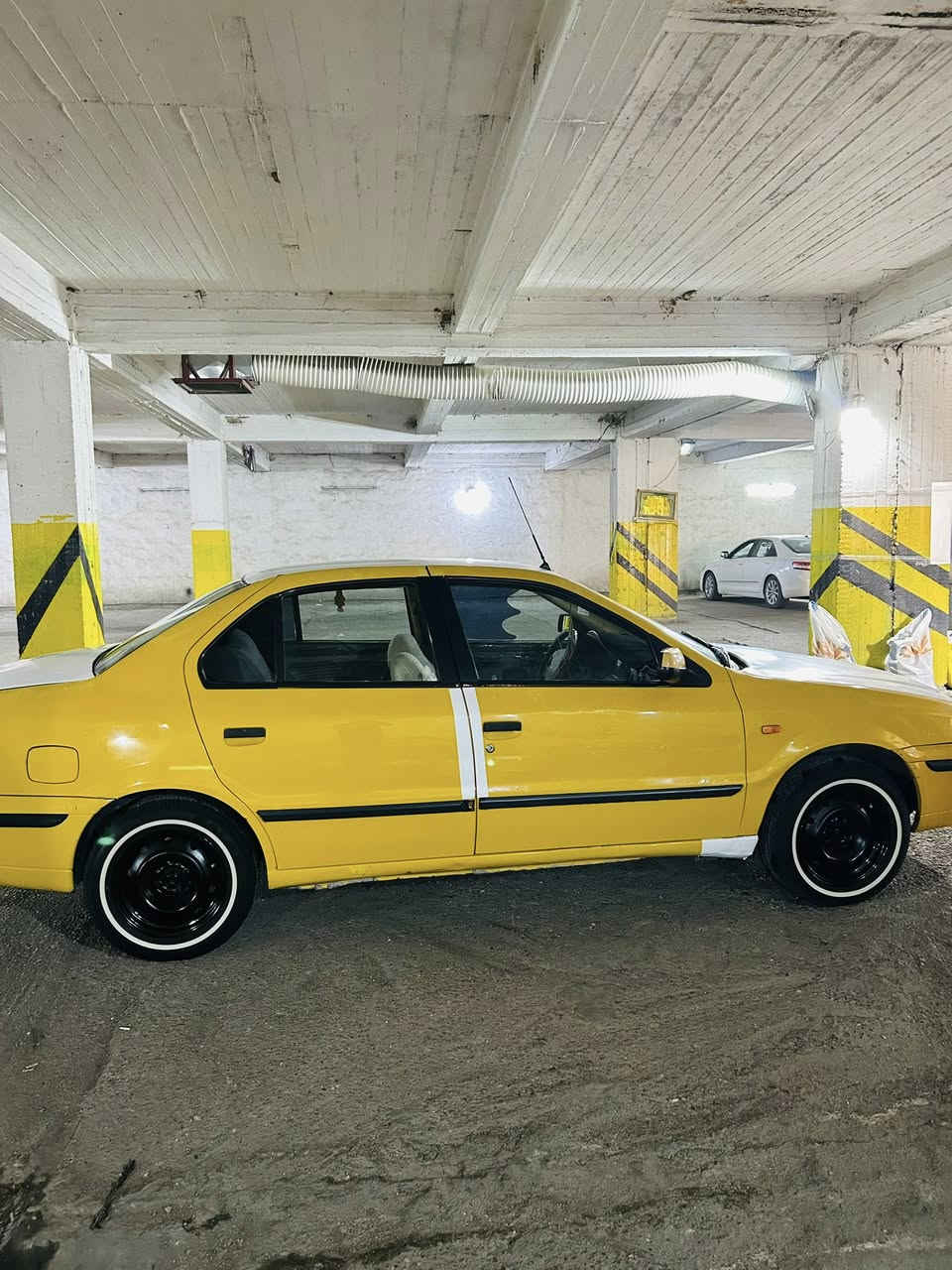 سلام عليكم سيارة سمند للبيع موديل 2011كير و محرك كورلا نحلة فول ماشالله مابي اي عيب تايرات جديد سعر 48بي مجال للطيبين 🌹مكان ديالى خانقين 
رقم مبايل ***********
