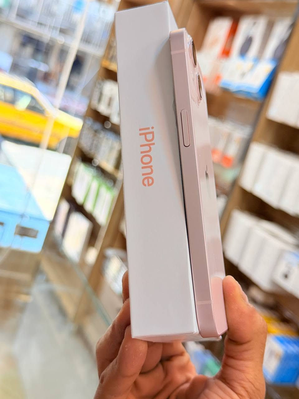 ايفون 13 دبل عادي  ذاكره 128 بطاريه 93  يعني جديد نضافه زلغ مابي كامل ملحقاته وتر بروف فحص حاسبه كله نورمال يعني ممبدل بي شي شرط تفحص بالوكاله نموذج M الأصلي ✌️
لون مميز تاخذه ضمان 5 ايام اي مشكله او عطل يستبدل الجهاز فورا  
السعر 475 الف 🔥🔥🔥
العنوان بغداد البياع شارع 20 مركز عيسى فون📍 قرب مجمع دينار ونص 🐦‍🔥🐦‍🔥 ***********📞
