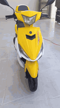 للبيع دراجه 2021 دراجه مال تخزين ماشي 5000 نضافه99/100 من محرك كابريته...