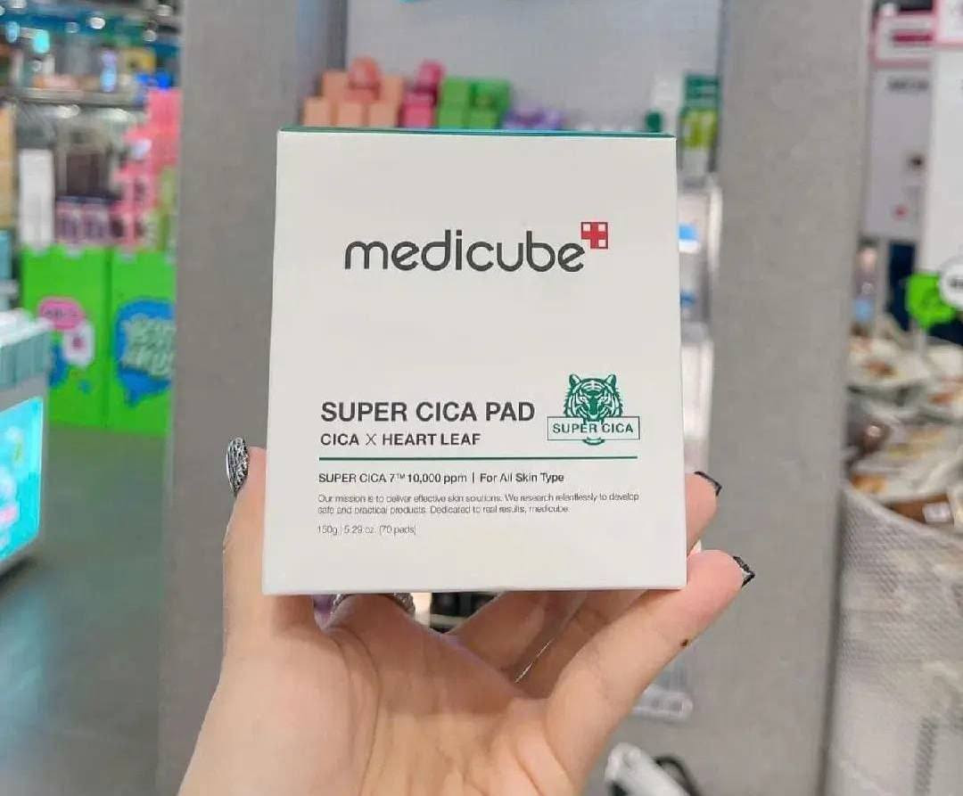 ✨قطن تونر سوبر سيكا من ميديكيوب الكوري الاصلي 🇰🇷💯
✅الفوائد الرئيسية:
✔️ يحتوي القطن على ماء أوراق السينتيلا أسياتيكا، مما يساعد بشكل فعال في تقليل الاحمرار والتهيج وتهدئة البشرة المتضررة من العوامل الخارجية.
✔️يتميز القطن بتصميم ثنائي الملمس الجانب المنقوش يساعد على إزالة خلايا الجلد الميتة والدهون الزائدة، بينما الجانب الأملس يمنح ترطيباً عميقاً بفضل مكونات مثل حمض الهيالورونيك والبانثينول.

الاصلي المنشأ كوريا🇰🇷💯
سعر الدرزن ٧٢ الف
يوجد لدينا توصيل لجميع محافظات العراق✔️


**إذا كنت صاحب هذا الإعلان وتريد حذفه لأي سبب، رجاءا أرسل رسالة إلى الدعم الفني**