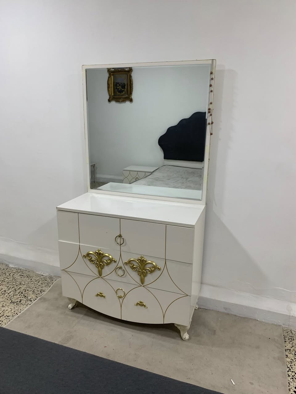 غرفة نوم نظافتها ١٠٠٪؜ للبيع
العنوان /  سرجنار شارع ابو سناء مجاور فندق برج الحياة بالضبط للاستفسار الاتصال 
***********
 واتساب ***********
