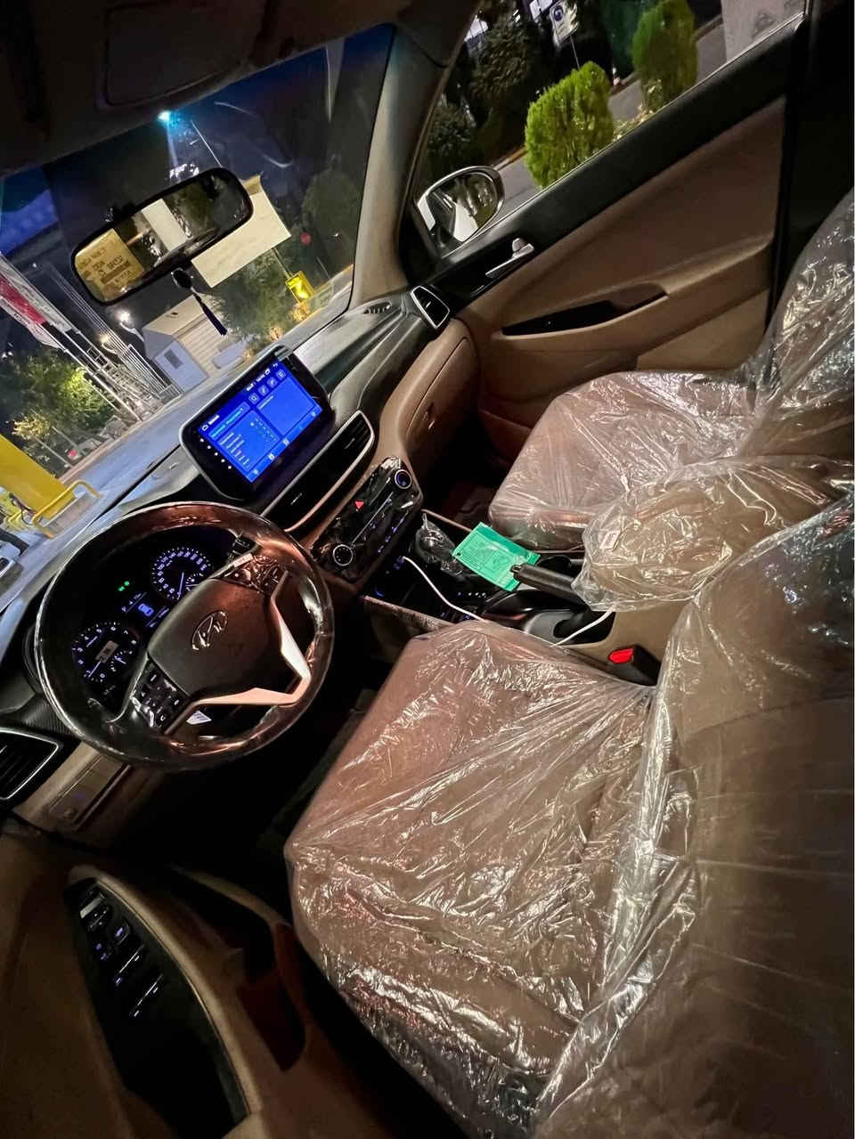 Hyundai Tucson 2020 cline 
‎ 🔹خليجى 📦
‎🔹مواصفات  (٢ بەصمە ، ٢ کوشن کارەبا ، ، ڤۆلیۆم سەر سوکان ، دەسک ستیل ، ئاوێنە ئیشارەت ، کامێرا حاسە ، …….
‎🔹بێ بۆیاخ  
‎🔹گير و مه كينه ى نه كراوه ته وه به شه رت 
‎🔹سه نه وى و ره قه مى تازه يه 
‎🔹سعرى193$💵 معامه له 
‎🔹ژ.م*********** السليمانية, العراق
