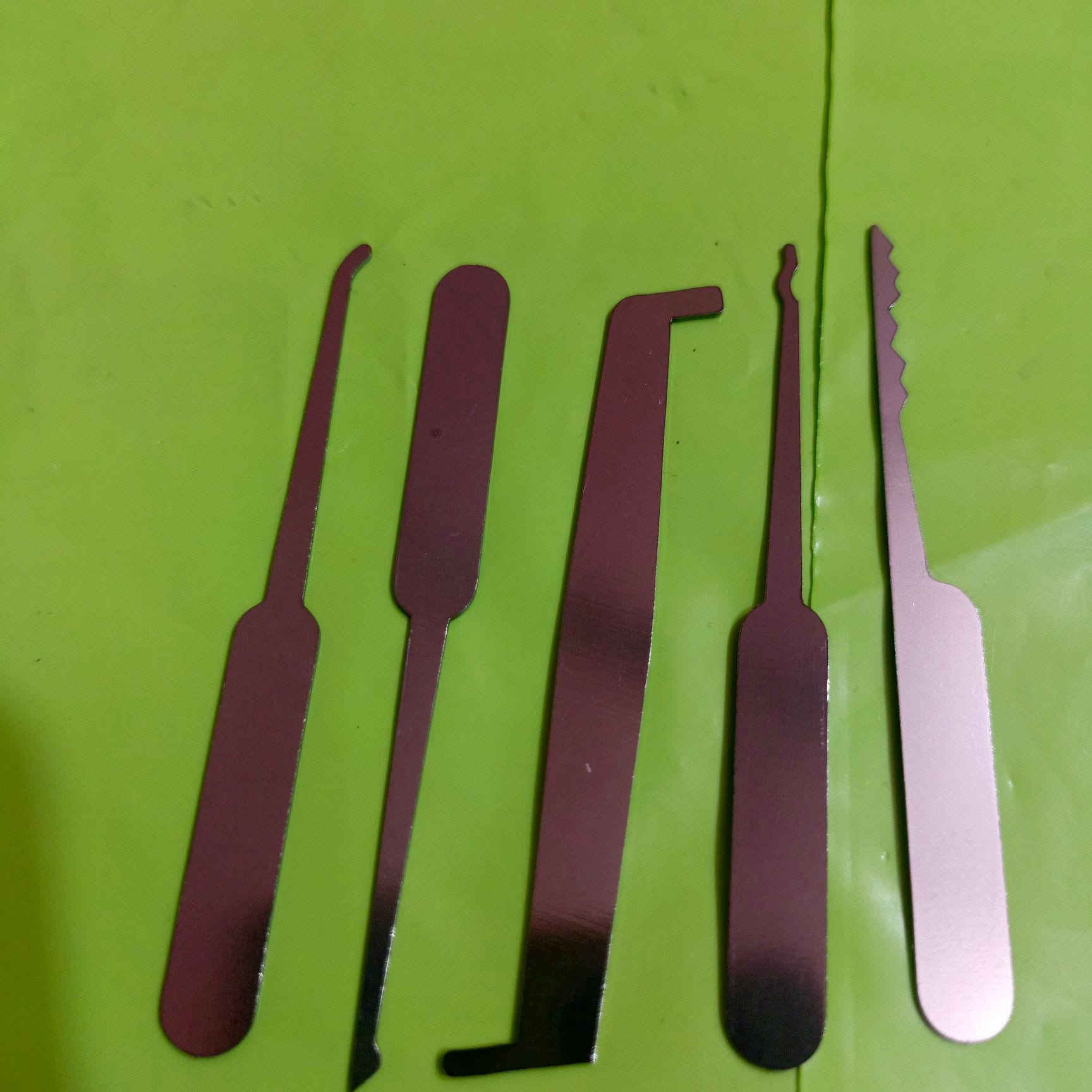 مجموعه لفتح الاقفال العدد 20  علبه


**إذا كنت صاحب هذا الإعلان وتريد حذفه لأي سبب، رجاءا أرسل رسالة إلى الدعم الفني**