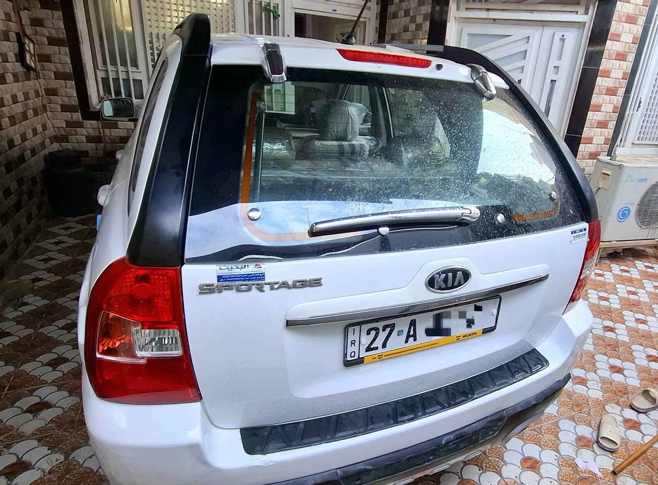 سبورتج 2009 
رقم ذي قار دولي
خليجي مكفوله من الضربه والصبغ والتبديل فقط بارد بسيط موضح بالصوره مكينه 2000 دوش فتحه بالسقف دواخل بيجي مطعمه بصاجيات السياره جاهزه مكينه وگير وتبريد وحدايه وتخم تاير مكان السياره بالشطره .
مراوس أو بيع
***********
