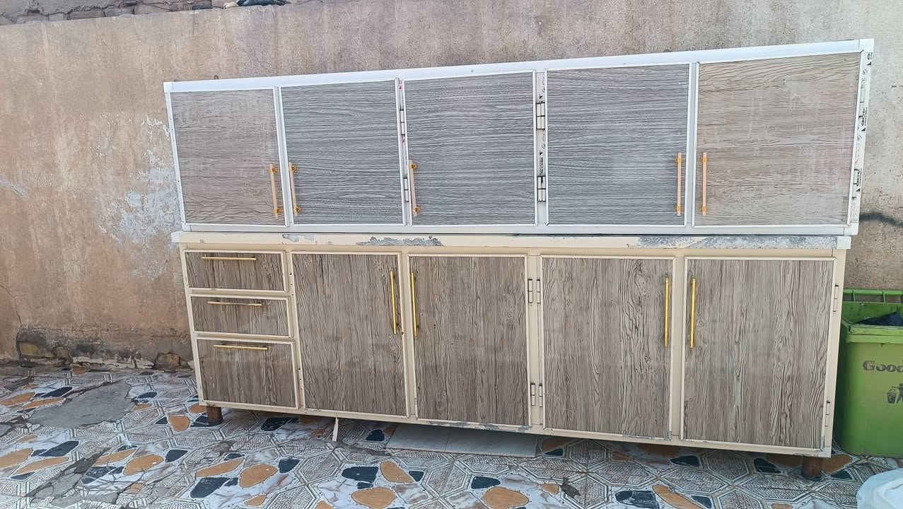 سلام عليكم شباب عندي كاونتر نضيف مستخدم شهر فقط سعر 200 وبي مجال  وغساله نضيفه جديده مامستخدمه كسر الكارتون مال محتاج وسعر الغساله 250 وبي مجال عنوان شيشان  اتصال علا الرقم واتساب واتصال مفتوح ***********
