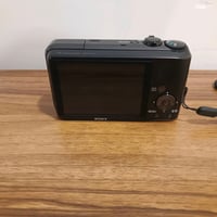 كاميرا سوني للبيع السعر:180 الف العنوان:بغداد حي تونس رقم الهاتف : 077...