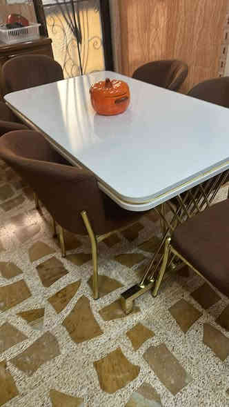 ميز طعام خشب مع 6كراسي نظيف ما بيه اي عيب 🌹🌹🌹🌹🌹

السعر، 170الف 🔥🔥🔥🔥

حي السماح التواصل عالرقم ♥♥
***********🌿🌿🌿
