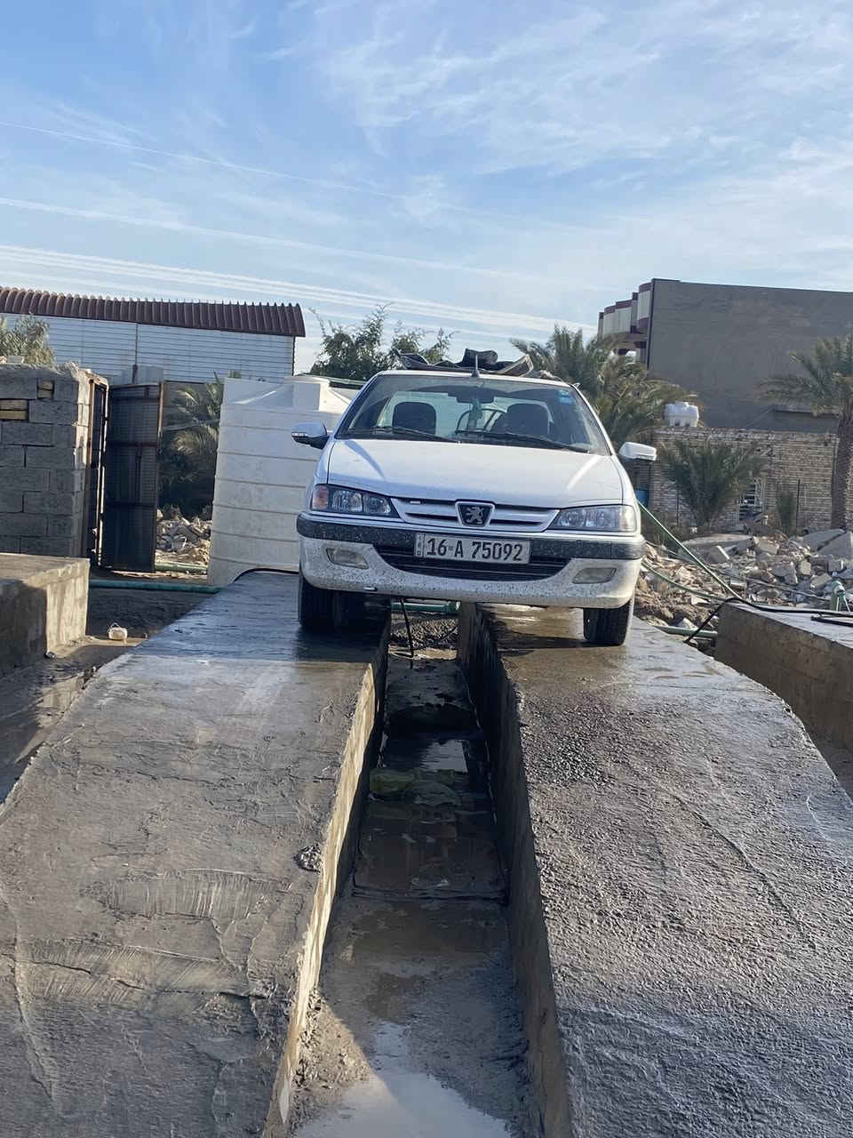 سلام عليكم عندي بيجو بارص موديل 2024 بيه باب تبديل والباب الثاني صبغ شبر الباقي كفاله ماشيه 25 الف حقيقي مابيه نقص برغي السياره مكينته 1800 مكينته ناعمه وتخبل شاشه كامره حساسات جي بي اس تحكمات جهتين رايد بيع ومراوس السعر 82 وبيه مجال  علق واني اراسلك


**إذا كنت صاحب هذا الإعلان وتريد حذفه لأي سبب، رجاءا أرسل رسالة إلى الدعم الفني**