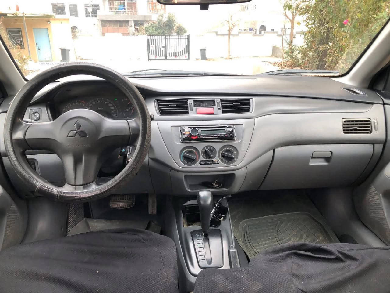 ﷽

‎لانسەر ٢٠٠٨ 
‎مەکینە بچووک 
‎حیزام بۆیاخ 
‎٣ بۆ ٤ پارچەی لیدراوی هەیە 
ویل کەپ
‎پێشی کەپسە و پشتی جەمپیکی کەمی هەیە رەسمەکەم داناوە 
‎تەحولیل بەناوکردن پەشەرتە
‎سعری ٦٤ گەڵا و معامەلە
***********
‎ڤایبەر و واتساپی لەسەرە 
‎شوێن - ڕانیە
