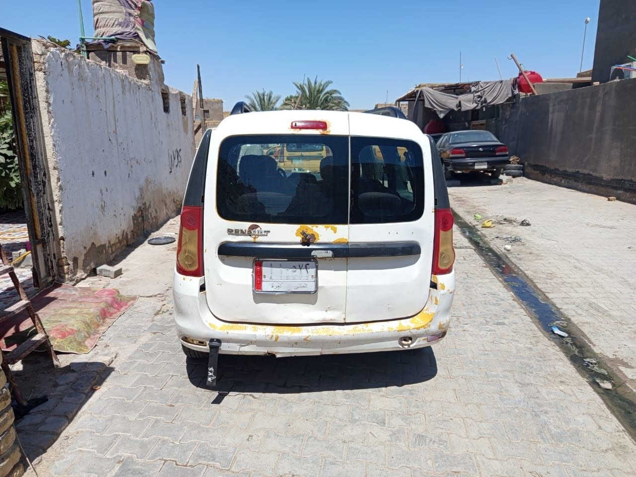 سلام علكم سياره رينو 7 راكب لبيع ***********
