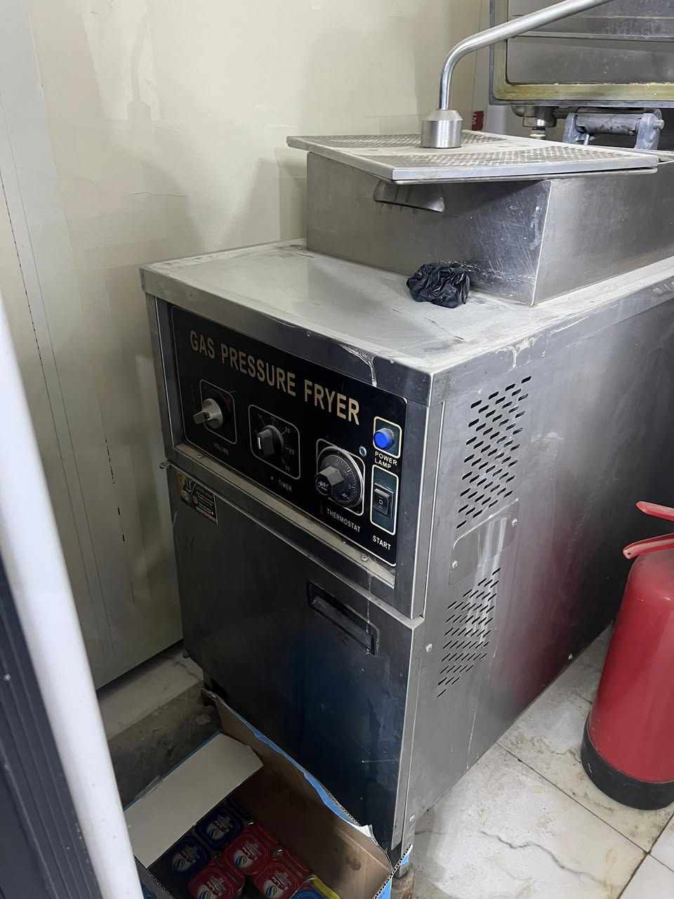 السلام عليكم قلاية كنتاكي نضيفه جدا السعر مليون و100 مكاني بابل *********** واتساب
