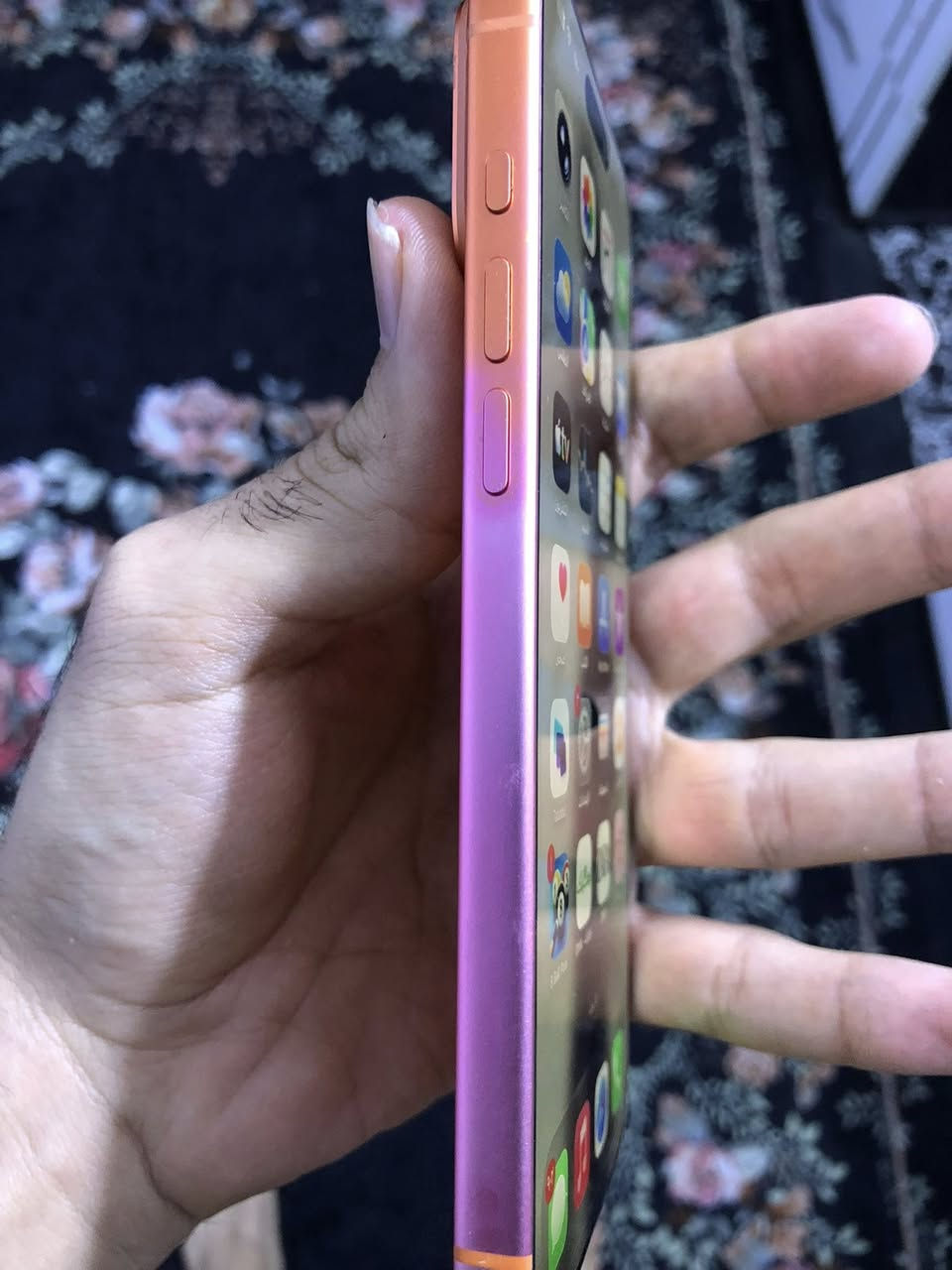 سلام عليكم 
ايفون 17 بروماكس esim ذاكرة 256 بطارية 100 بعدة بل ضمان بس صار بي تغير لون بصفحة جوة زر الينصي 
سعر 1800
***********
