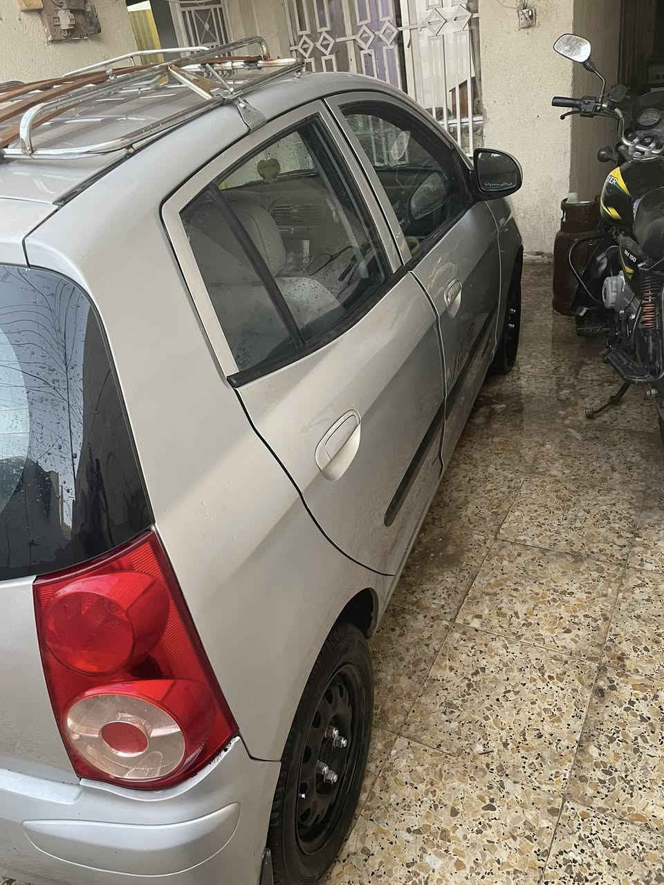 كيا بيكانتو موديل ٢٠٠٩ كير عادي تبريد شغال كير محرك خير من الله السيارة بسمي سنوية 2029 محرك 1600  للتواصل *********** السعر53
