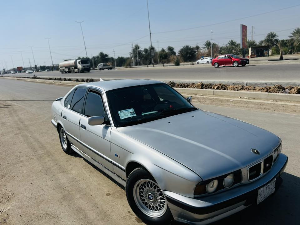 السلام عليكم
525 مسكر 
السياره مثل مشوف بالصور واحلا بعد 
السياره بيه خيط تبخير 
والباقي كله خير من الله 
45 وبيه مجال 
***********
مستعجل عليه
