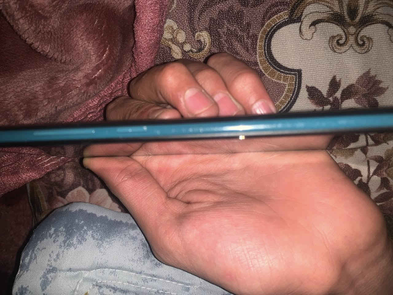 للبيع جهاز ريلمي نوت ٩ ذاكره ١٢٨ الجهاز نضافه فول كلو شغال من عده الكامره الاماميه بصمه أصبع  شغاله جهاز كامل السعر ٩٠ وبي مجال بسيط مكاني موصل الزهور قرب دوره العبادي ملاحضه الجهاز يشغل بوبجي


**إذا كنت صاحب هذا الإعلان وتريد حذفه لأي سبب، رجاءا أرسل رسالة إلى الدعم الفني**